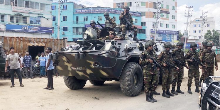 সেনাবাহিনী প্রধানের নরসিংদী কারাগার পরিদর্শন