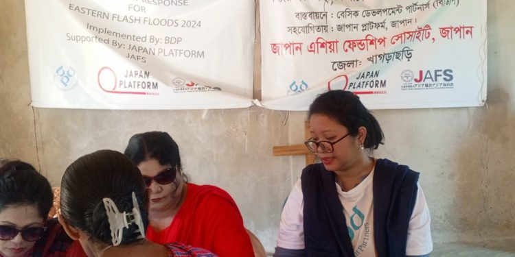 খাগড়াছড়িতে জাপান এশিয়া ফ্রেন্ডশিপ সোসইটির উদ্যোগে ত্রাণ বিতরণ