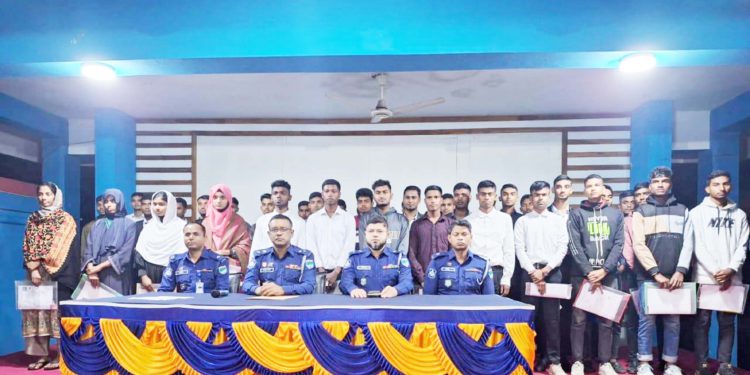 চুয়াডাঙ্গায় মেধা যোগ্যতা ও স্বচ্ছতার ভিত্তিতে  কনস্টেবল পদে চাকরি পেল ৩৩জন তরুণ-তরুণী