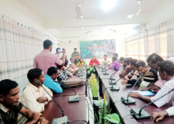 দুর্গাপুরে ১৪ লাখ টাকার ক্ষতিপূরণ পেলেন ১৩ কৃষক