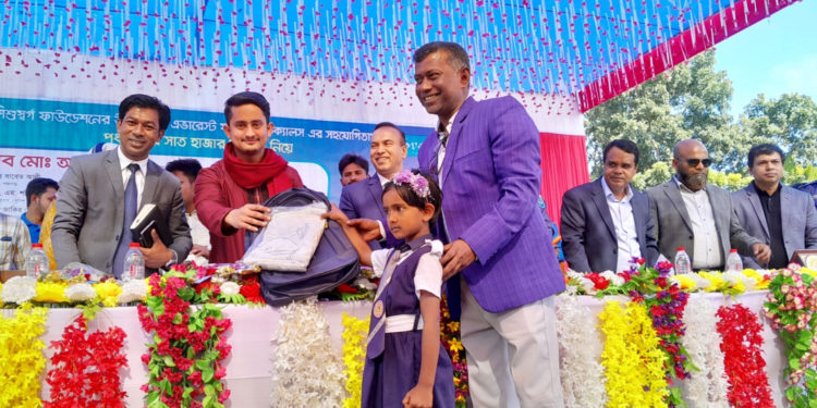 পঞ্চগড়ের তেঁতুলিয়ায় শিশুস্বর্গ ফাউন্ডেশনের শীত আনন্দ উৎসব অনুষ্ঠিত