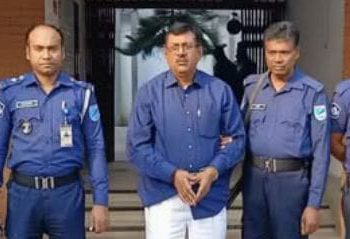 অগ্নিকাণ্ড ও নাশকতা মামলায় আ.লীগ নেতা ও সাবেক কাউন্সিলর সুভাষ সরকার গ্রেফতার