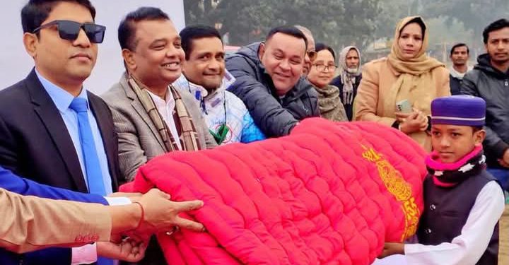 ঠাকুরগাঁওয়ে সহায়’ সংগঠনের উদ্যোগে লেপ বিতরণ