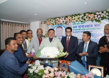 বাসস প্রতিনিধির আয়োজনে ফেনীতে আওয়ামী নেতাকে সংবর্ধনা, সমালোচনার মুখে শাহাদাত