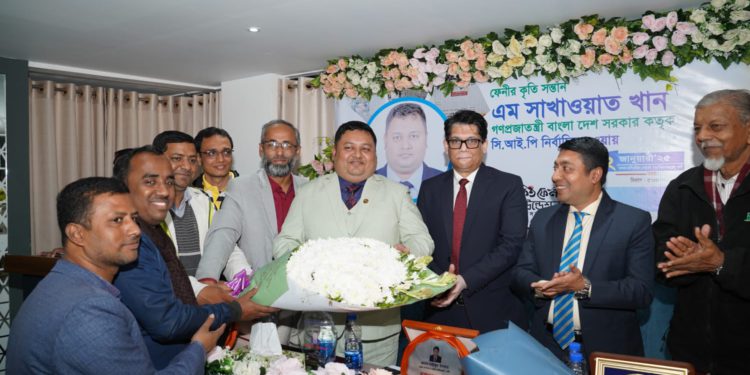 বাসস প্রতিনিধির আয়োজনে ফেনীতে আওয়ামী নেতাকে সংবর্ধনা, সমালোচনার মুখে শাহাদাত