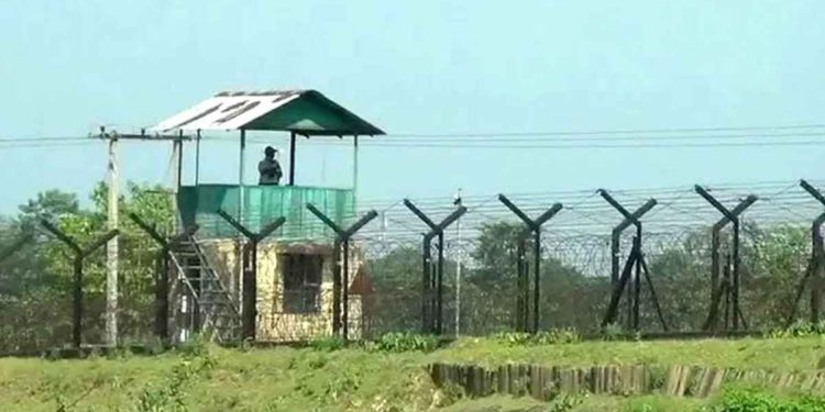 বিএসএফের হাতে আটক সাবেক সেনা সদস্যকে ফেরত আনলো বিজিবি