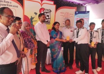 নরসিংদীতে দুর্নীতি বিরোধী বিতর্ক প্রতিযোগিতায় এন.কে.এম. হাই স্কুল দল চ্যাম্পিয়ন