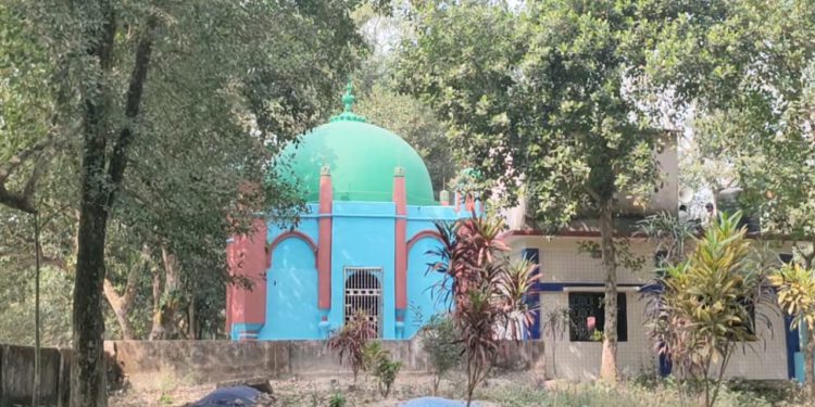 নবীনগরে প্রায় ৪০০ বছরের নান্দনিক জামে মসজিদ