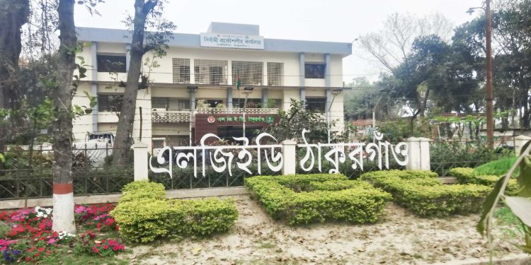 ঠাকারগাঁওয়ে এলজিইডির ৫৩০ জন নারী কর্মীর মানবেতর জীবনযাপন