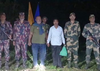 মহেশপুরে দুই বাংলাদেশি নাগরিককে ফেরত পাঠাল বিএসএফ