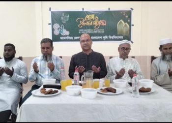 ময়মনসিংহ জেলা সমিতির ইফতার বেগম জিয়া ও তারেক রহমানের জন্য  দোয়া