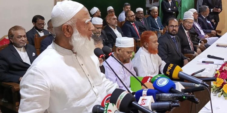 পলিটিক্যালি মোটিভেটেড না হয়ে মানুষের কল্যাণে আইনজীবীদেরকে কাজ করতে হবে