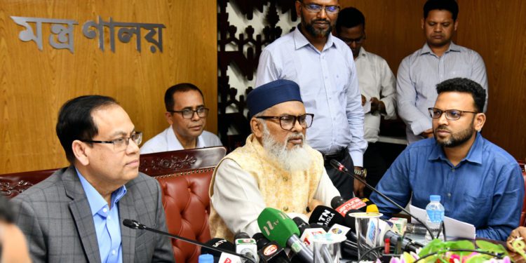 কোন হজ এজেন্সির অবহেলা ও দায়িত্বহীনতাকে বরদাস্ত করা হবে না -ধর্ম উপদেষ্টা