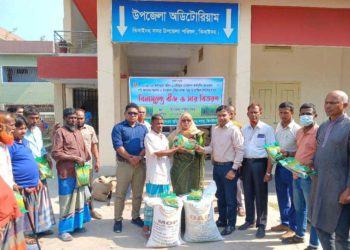 ঝিনাইদহে পাট বীজ ও সার পেলেন ৮০০ কৃষক