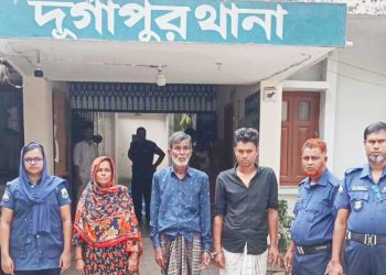 দুর্গাপুরে চোলাইমদ সহ স্বামী স্ত্রী গ্রেপ্তার