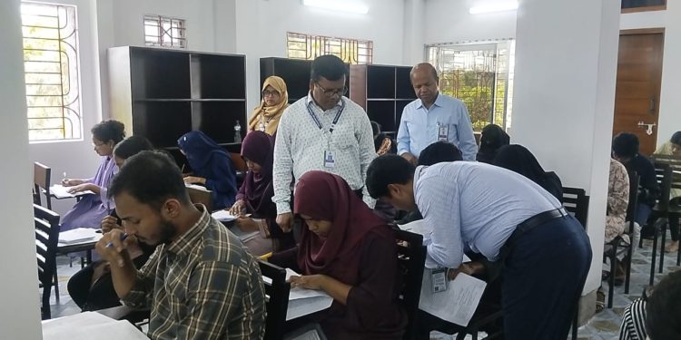 পিরোজপুর বিজ্ঞান ও প্রযুক্তি বিশ্ববিদ্যালয়ে গুচ্ছভুক্ত বিশ্ববিদ্যালয়সমূহের ‘বি’ ইউনিটের ভর্তি পরীক্ষা অনুষ্ঠিত