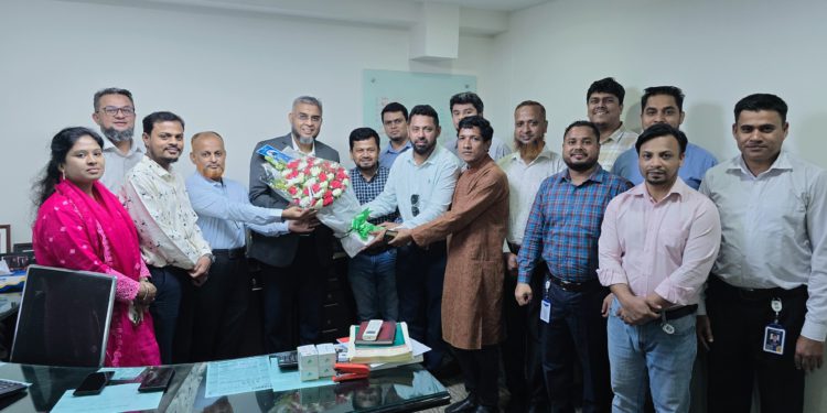 পদোন্নতিতে ব্র্যাক ব্যাংকের হেড অব অল্টারনেট ব্যাংকিং চ্যানেলস, নাজমুর রহিমকে ফুলেল শুভেচ্ছা এজেন্টদের
