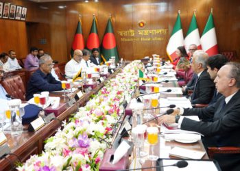 বাংলাদেশ থেকে বৈধ পথে আরও কর্মী নিতে আগ্রহী ইতালি- স্বরাষ্ট্র উপদেষ্টা