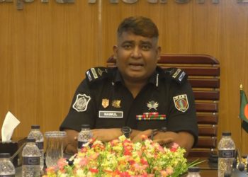 ময়মনসিংহে ভূয়া ভিসা ও ভূয়া বিমানের টিকেটে বিদেশে পাঠানোর প্রতারণার অভিযোগে একজনকে গ্রেফতার করেছে র্যাব১৪