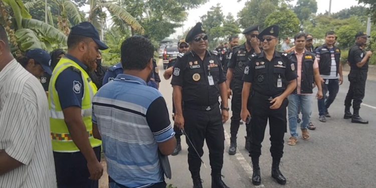 ঈদ যাত্রা নিরাপদ ও নির্বিঘ্ন করতে ঢাকা-ময়মনসিংহ মহাসড়কে আজ থেকে বসছে র‍্যাবের তল্লাশি চৌকি