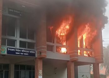 বরগুনা জেলা নির্বাচন অফিসের একটি কক্ষে ভয়াবহ অগ্নিকান্ড
