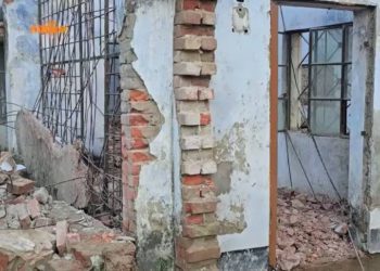 নেত্রকোনায় বিএডিসি (সেচ) অফিসের পরিত্যক্ত ভবনের ছাদ ধসে ৩ শ্রমিক নিহত আহত ২