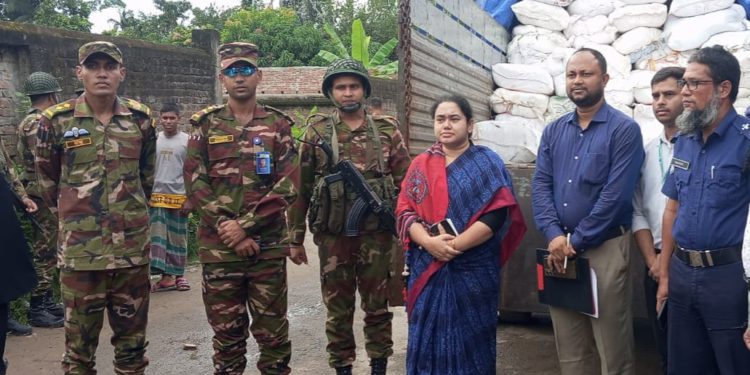 পলিথিন বিরোধী অভিযানে শরীয়তপুরে ৩ হাজার কেজি অবৈধ পলিথিন জব্দ।