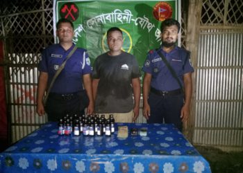 ঠাকুরগাঁওয়ে যৌথবাহিনীর অভিযানে ফেনসিডিলসহ মাদক ব্যবসায়ী আটক