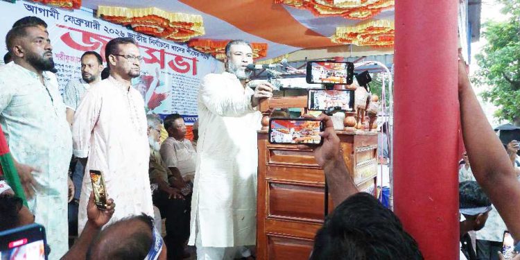 চুয়াডাঙ্গার আলমডাঙ্গা উপজেলায়  বিএনপির জনসভায় জেলা সম্পাদক  শরীফুজ্জামান শরীফ