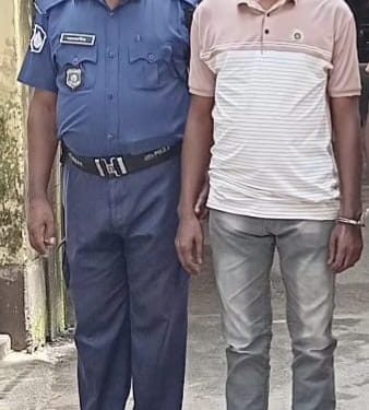 দুর্গাপুরে ইয়াবা সহ শীর্ষ মাদক কারবারি মতিউর গ্রেপ্তার