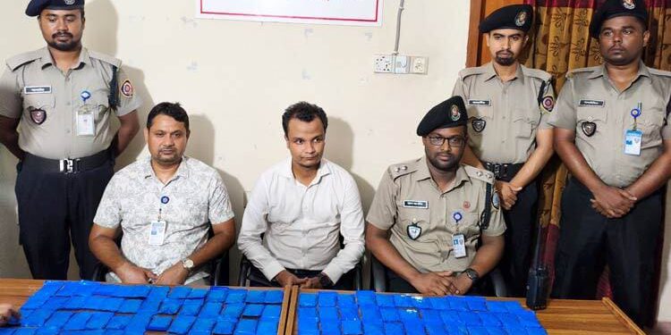 ঠাকুরগাঁওয়ে কুরিয়ারে আসা ২০ হাজার পিস ইয়াবা জব্দ