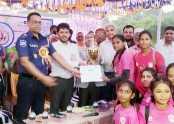 নরসিংদীতে স্কুল মাদ্রাসা ও কারিগরি শিক্ষার গ্রীষ্মকালীন খেলায় মহিলা ফুটবলে রায়পুরা শতদল গার্লস্ স্কুল চ্যাম্পিয়ন