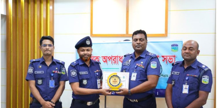 জেলার শ্রেষ্ঠ ওসি নির্বাচিত হলেন পূর্বধলার নূরুল আলম