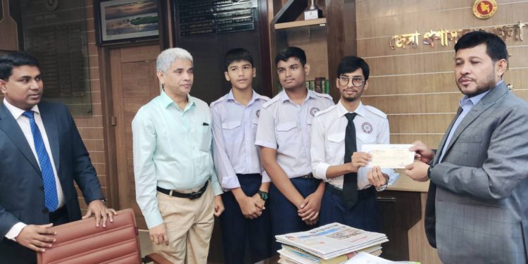 নরসিংদীতে ২৪ রঙে গ্রাফিতি ও চিত্রাংকন প্রতিযোগিতার পুরস্কার বিতরণ