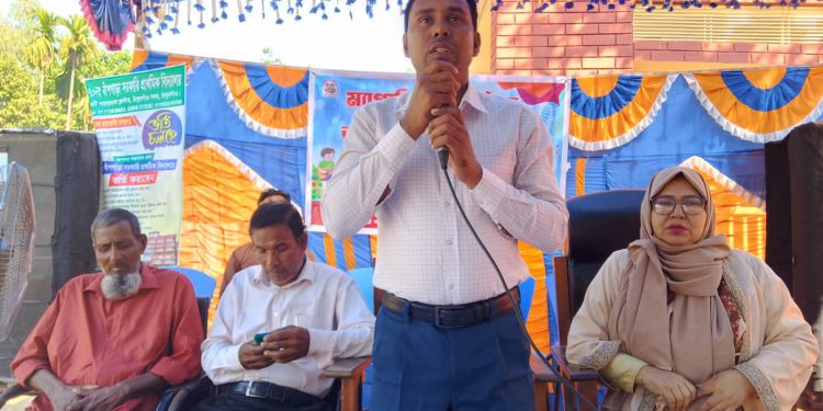 বাঁশগাড়া সরকারি প্রাথমিক বিদ্যালয়ে ম্যাগাজিন অনুষ্ঠান ও অভিভাবক সমাবেশ অনুষ্ঠিত