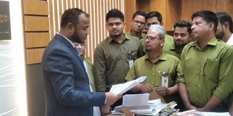 আট দফা দাবীতে ময়মনসিংহ জেলা প্রশাসকের মাধ্যমে প্রধান উপদেষ্টা বরাবরে স্বারকলিপি দিয়েছে নার্সেস এসোসিয়েশন