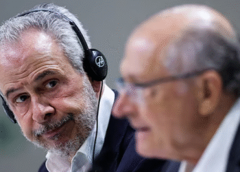 দুই ধাপে চুক্তি সম্পন্ন করতে চায় ব্রাজিল