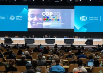 জীবাশ্ম জ্বালানি নিয়ে সিদ্ধান্তের টানাপোড়েনে শেষ হলো কপ সম্মেলন