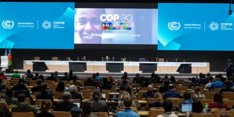 জীবাশ্ম জ্বালানি নিয়ে সিদ্ধান্তের টানাপোড়েনে শেষ হলো কপ সম্মেলন