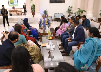 রোকেয়া পদকজয়ীদের প্রধান উপদেষ্টার সংবর্ধনা