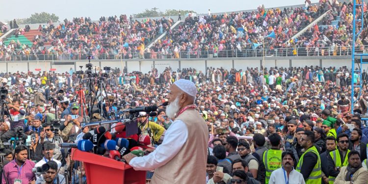 ১১ দলীয় জোটের  জনসভায় জনতার ঢল