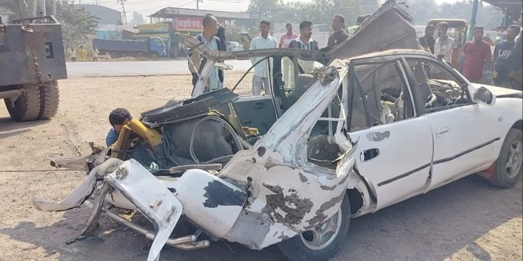 নরসিংদী’র শিবপুরে প্রাইভেটকারে ভয়াবহ বিস্ফোরণ