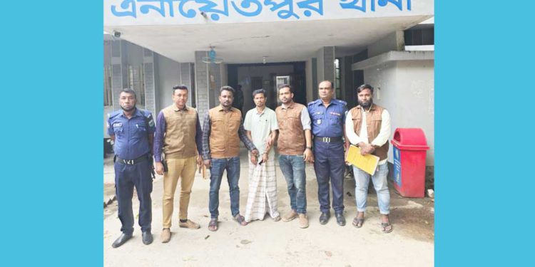 ময়মনসিংহে নারী শিক্ষার্থীদের অশ্রীল অঙ্গভঙ্গীকারী গ্রেফতার