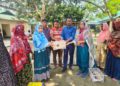 দুর্গাপুরে ব্র‍্যাক মাইক্রোফাইন্যান্স কর্মসূচীর উদ্যোগে বিনামূল্যে মুরগির বাচ্চা বিতরণ