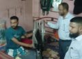 প্রতিবন্ধি যুবকের বাসায় সহায়তা নিয়ে ময়মনসিংহের মানবিক ডিসি সাইফুর রহমান
