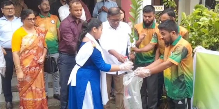 ময়মনসিংহে চলছে “ক্লিন ময়মনসিংহ” “ক্লিন সানডে” কর্মসুচী