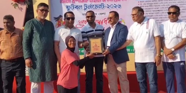 ময়মনসিংহে জেলা প্রশাসক উইমেন্স গোল্ডকাপ ফুটবল টুর্নামেন্ট শুরু